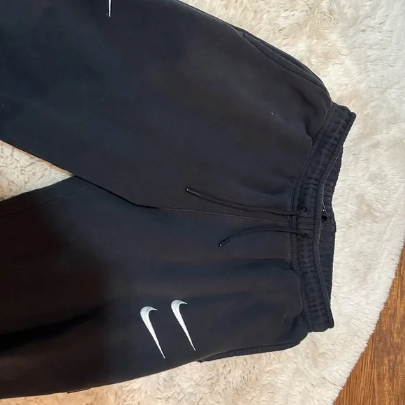 Nike Jogger Sweatpants - Picture 2 of 4